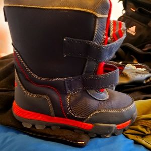 Oshkosh winter boots size 12